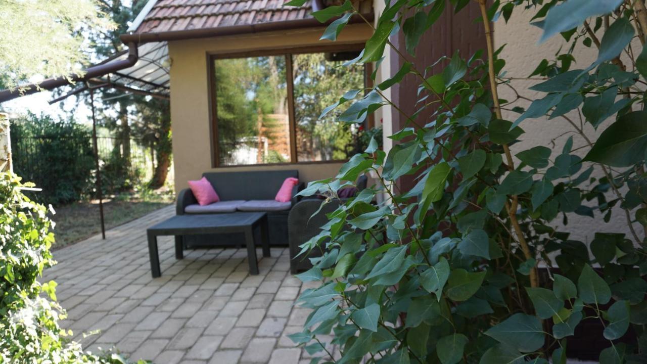 Edes Otthon Apartman Gyula Buitenkant foto