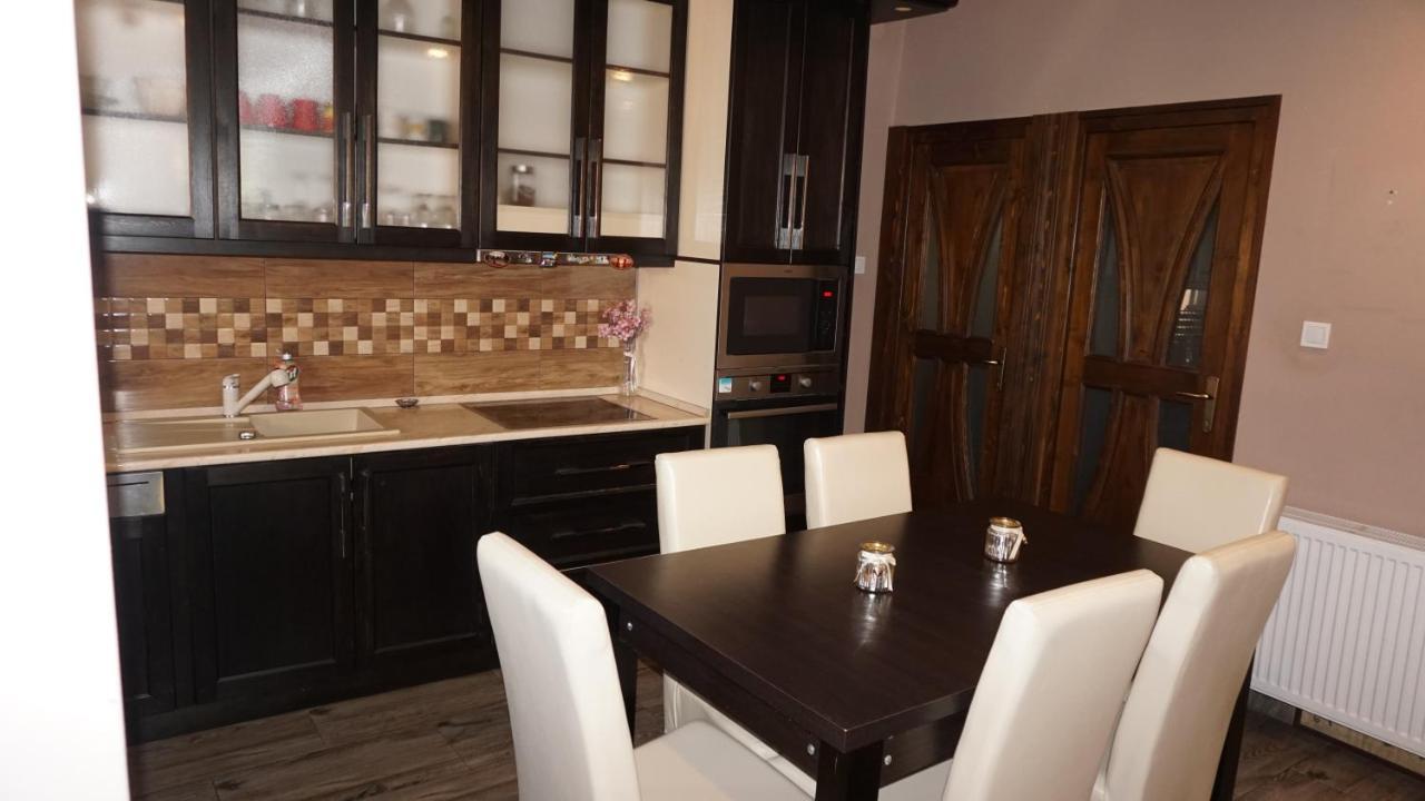 Edes Otthon Apartman Gyula Buitenkant foto